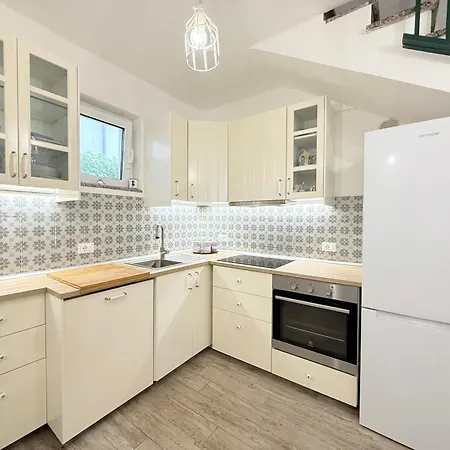 Apartamento M463 - Marcelli, Bilocale Con Corte